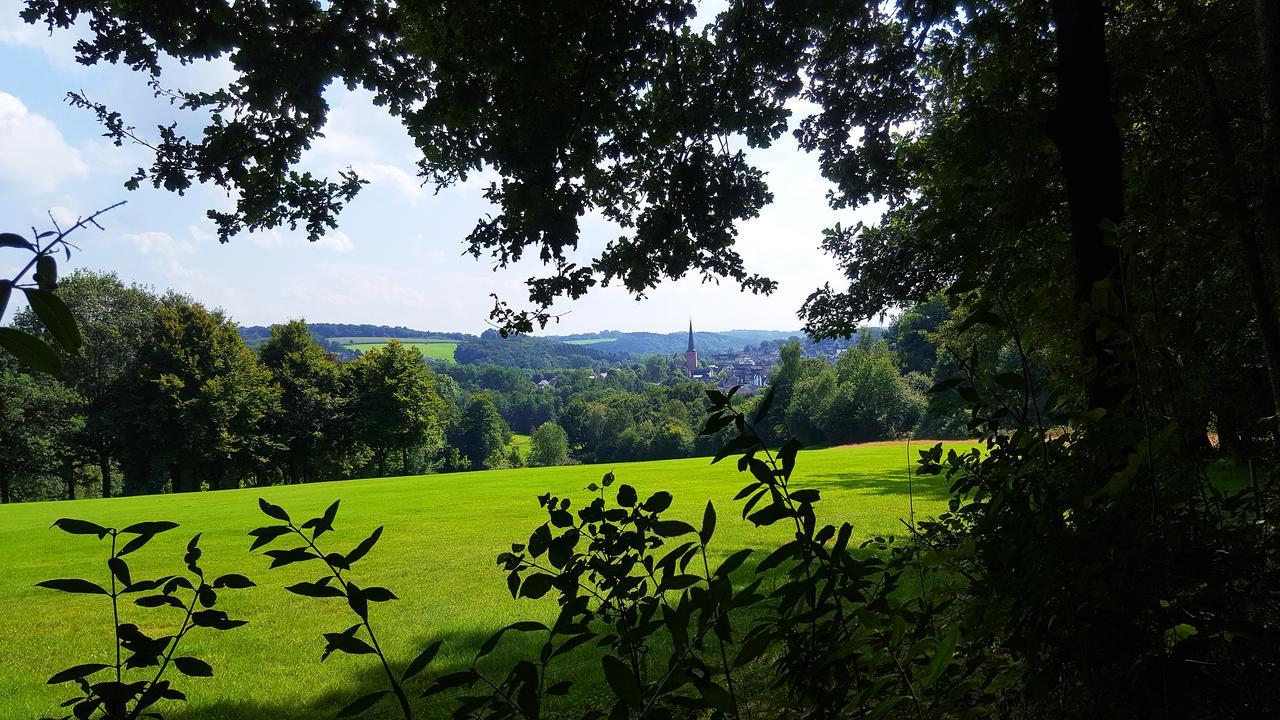 Graefrath Gaestehaus Neunkirchen-Seelscheid Neunkirchen  Eksteriør billede